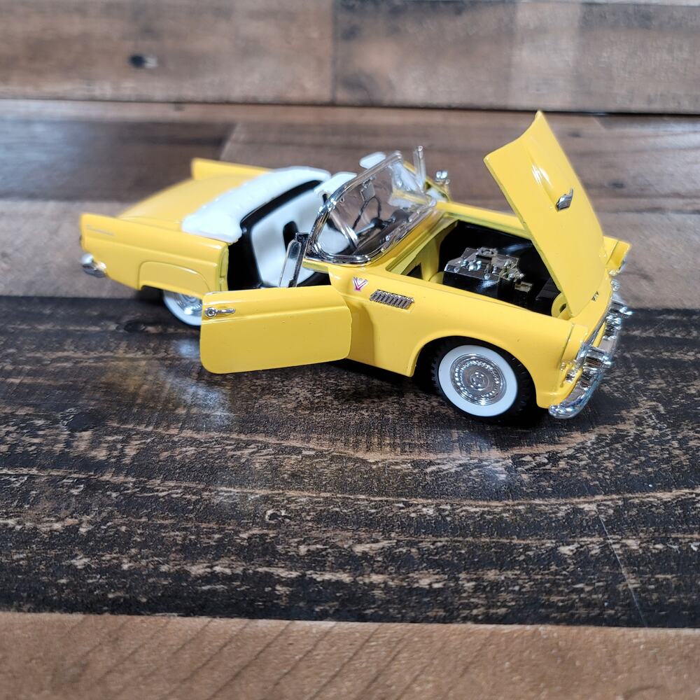 1955 Ford Thunderbird Diecast - Sunnyside Yellow - 1:24 Scale